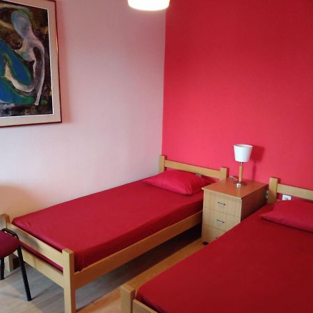 Skopje City Center Red Apartment Kültér fotó