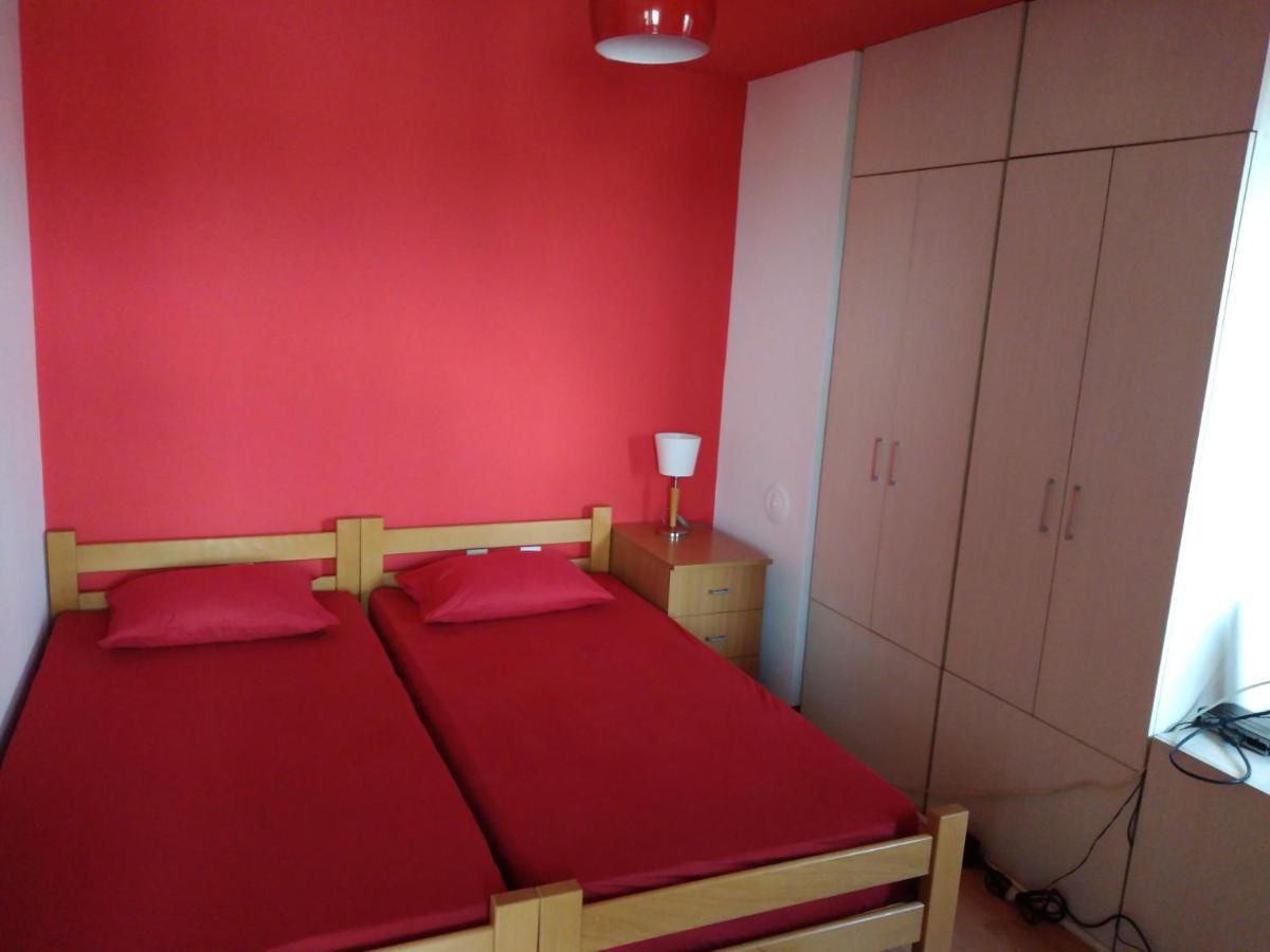 Skopje City Center Red Apartment Kültér fotó