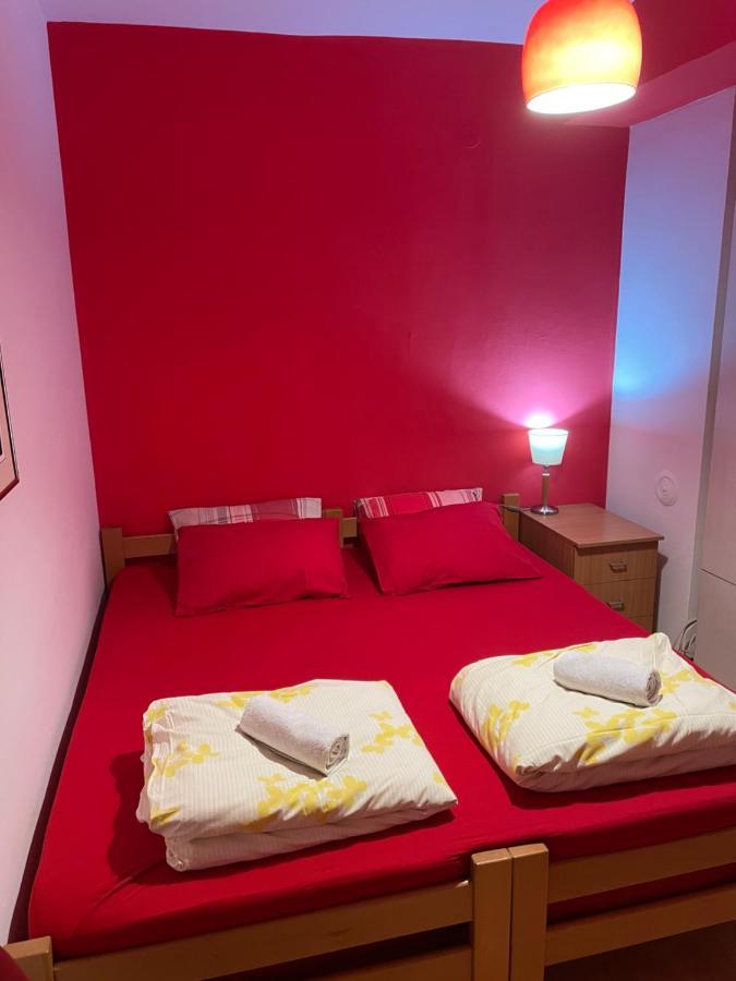 Skopje City Center Red Apartment Kültér fotó