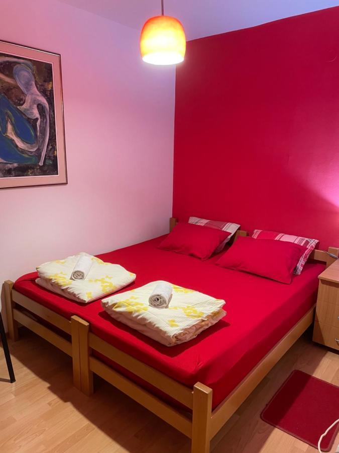 Skopje City Center Red Apartment Kültér fotó